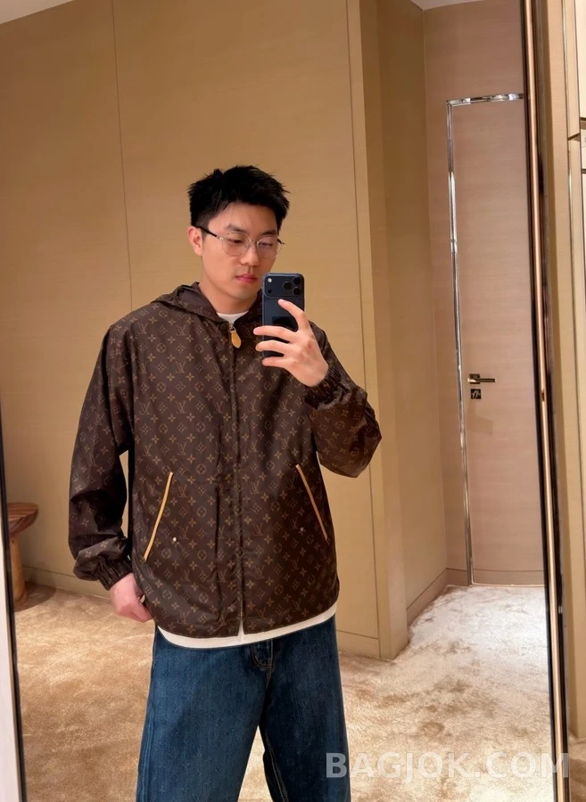 루이비통 루이비통 모노그램 후드 집업 상세 이미지