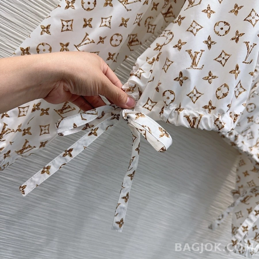 루이비통 루이비통 모노그램 후드 크롭 자켓 상세 이미지