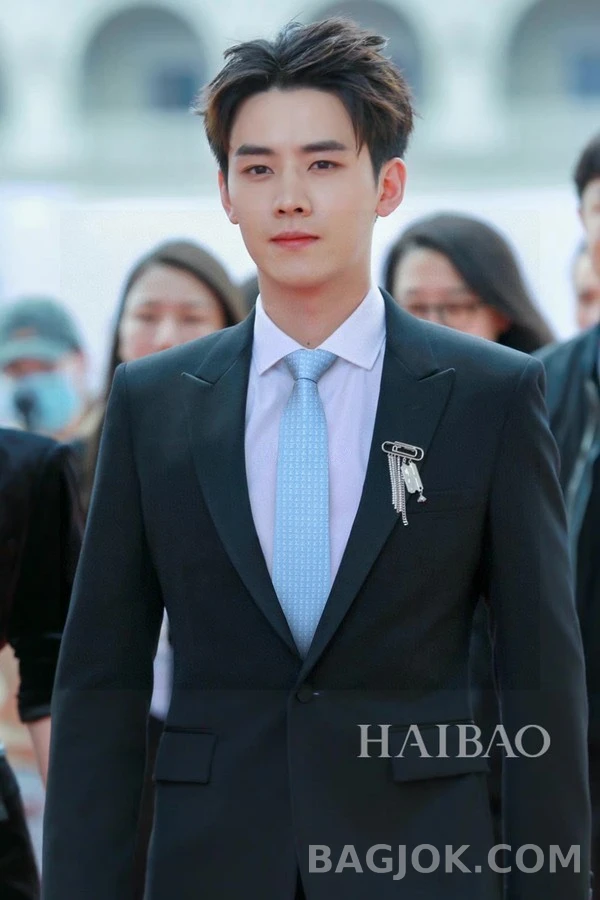 루이비통 루이비통 모노그램 실크 넥타이 상세 이미지
