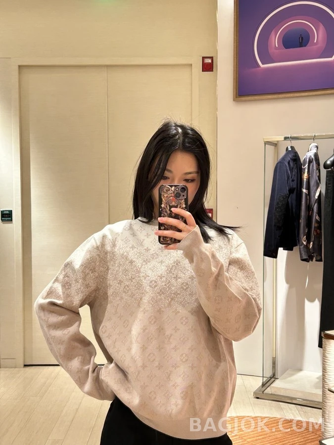 루이비통 루이비통 올오버 모노그램 그라데이션 니트 상세 이미지