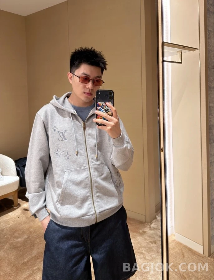 루이비통 루이비통 자수 로고 후드 집업 상세 이미지