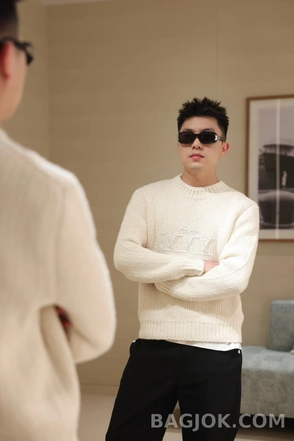 루이비통 루이비통 펄 로고 니트 상세 이미지