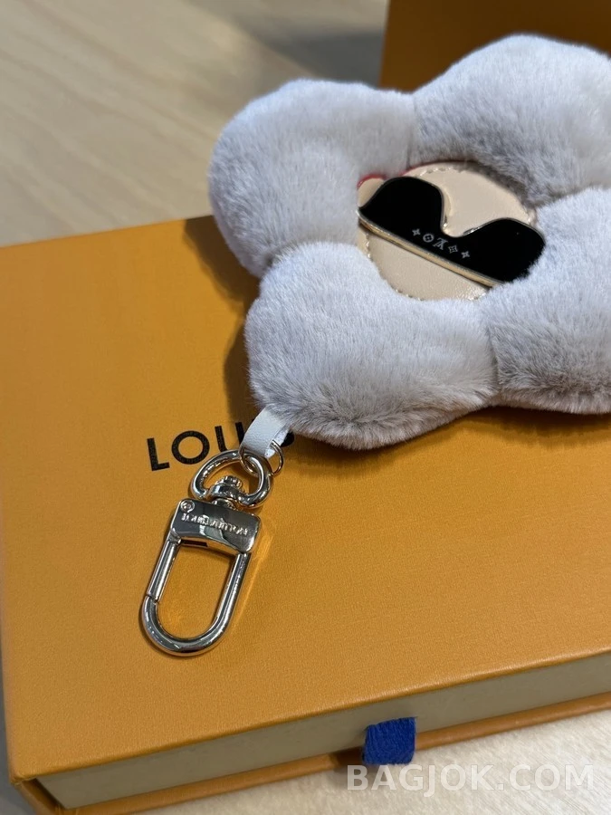 루이비통 루이비통 모노그램 퍼 비비엔 키링 상세 이미지