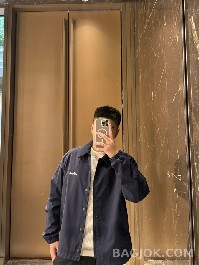 몽클레어 몽클레어 로고 자수 자켓 상세 이미지