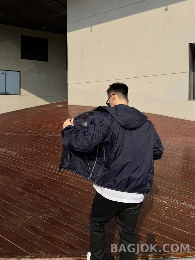 몽클레어 몽클레어 로고 콘트라스트 스티치 후드 재킷 상세 이미지