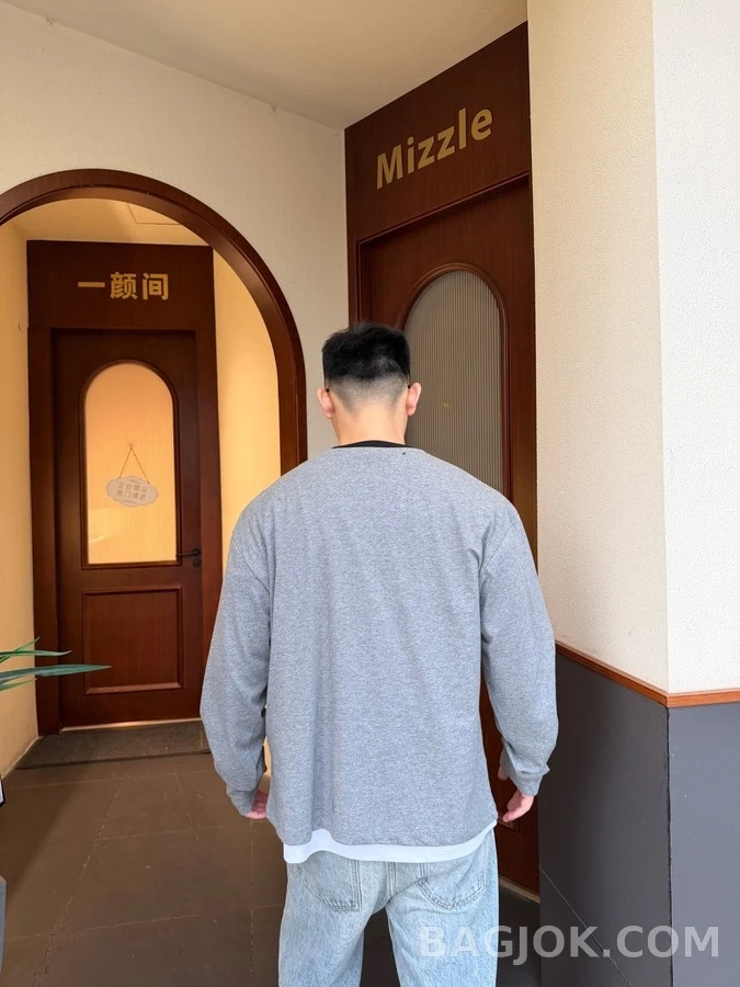 미우미우 미우미우 로고 긴팔 티셔츠 상세 이미지