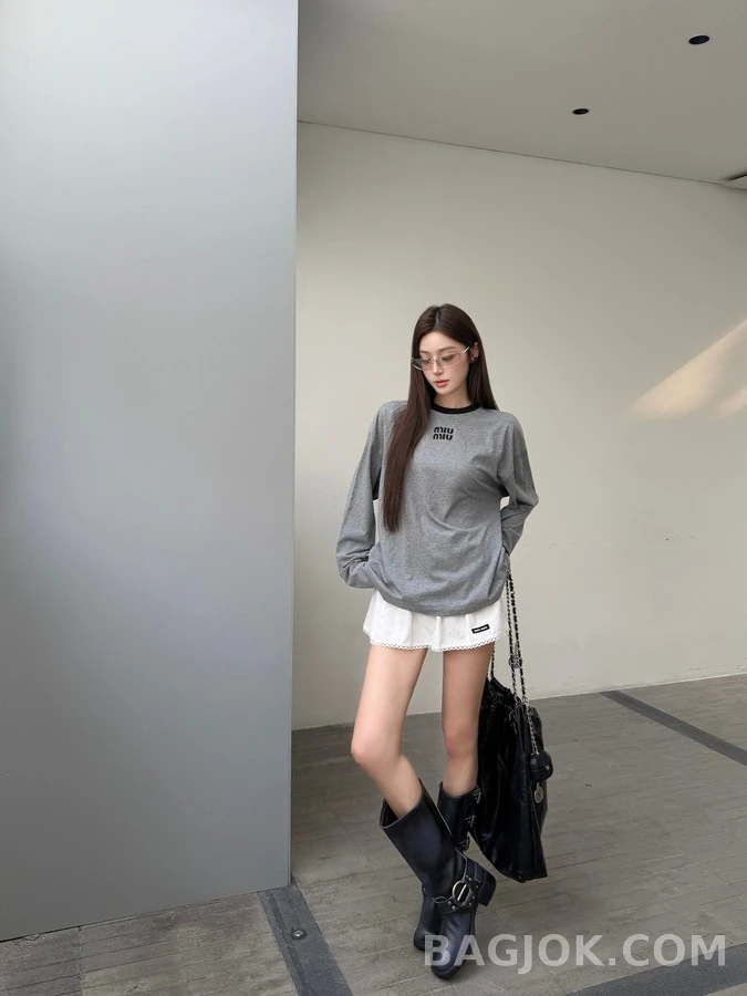 미우미우 미우미우 로고 긴팔 티셔츠 상세 이미지