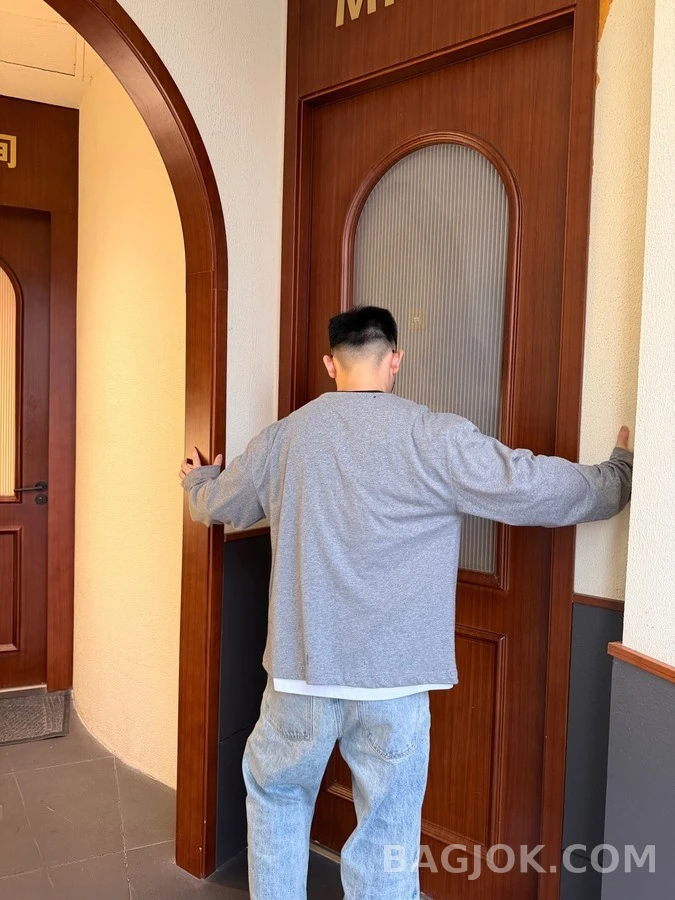 미우미우 미우미우 로고 긴팔 티셔츠 상세 이미지