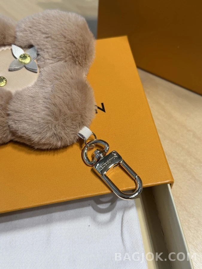 루이비통 루이비통 비비엔 모노그램 퍼 키링 상세 이미지