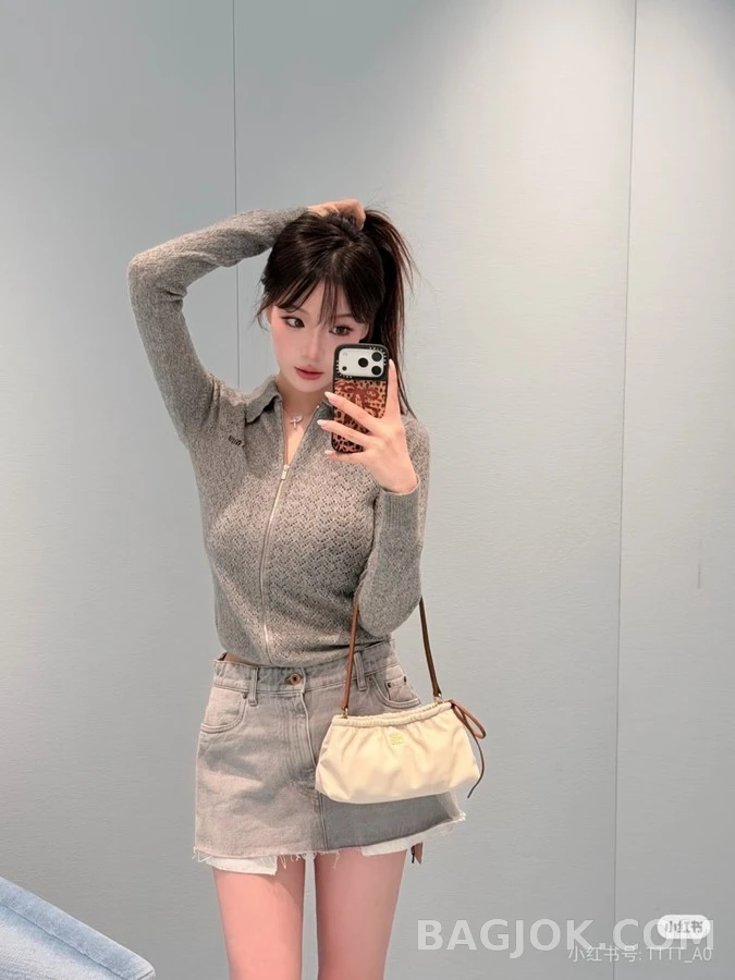 미우미우 미우미우 스캘럽 카라 펀칭 니트 가디건 상세 이미지
