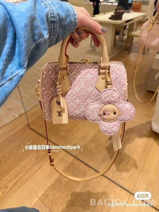 루이비통 루이비통 비비엔 플라워 키링 상세 이미지