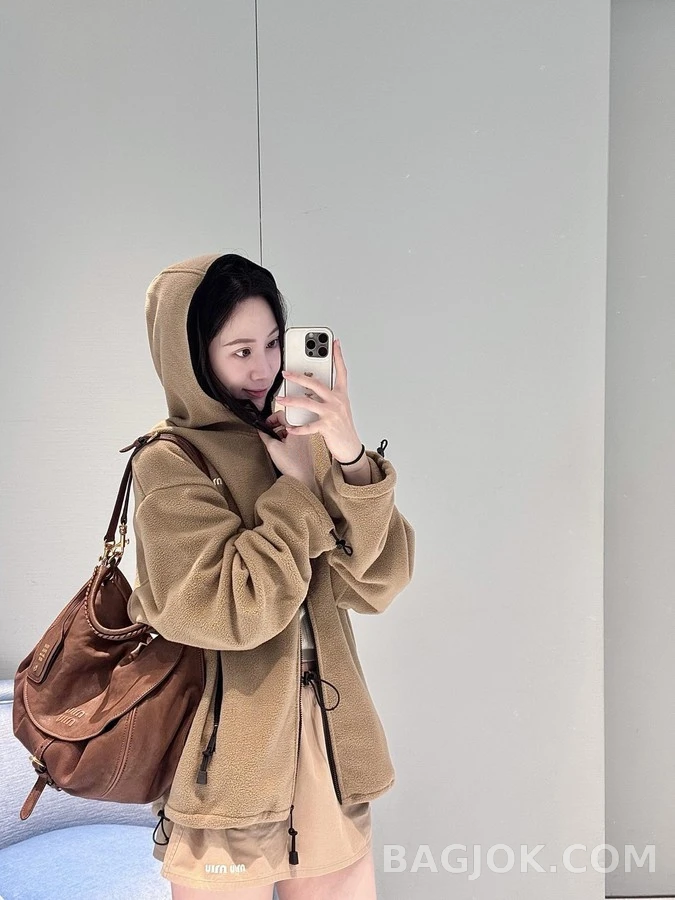 미우미우 미우미우 자수 플리스 자켓 상세 이미지