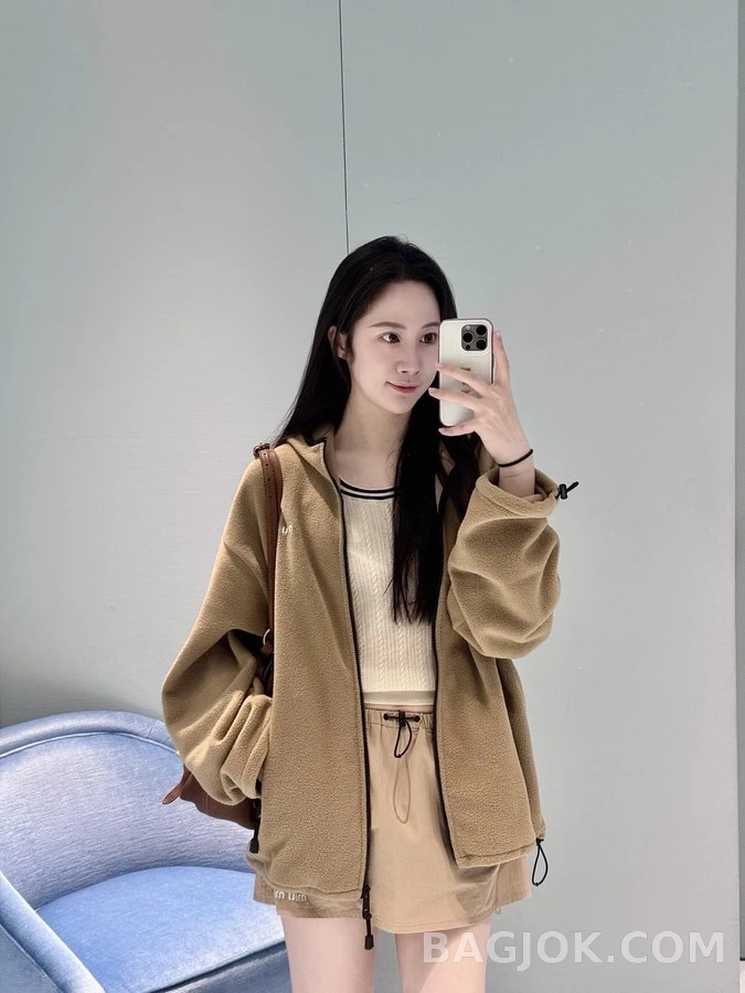 미우미우 미우미우 자수 플리스 자켓 상세 이미지