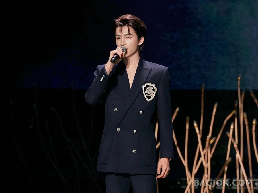  발망 엠블럼 더블 브레스트 블레이저 상세 이미지