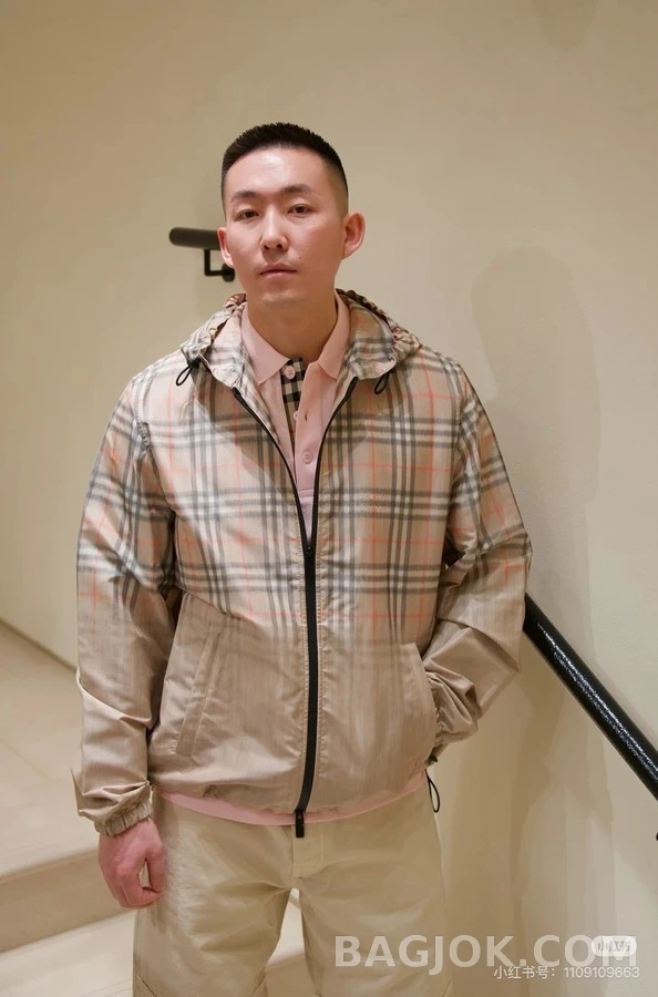 버버리 버버리 그라데이션 체크 후드 집업 상세 이미지