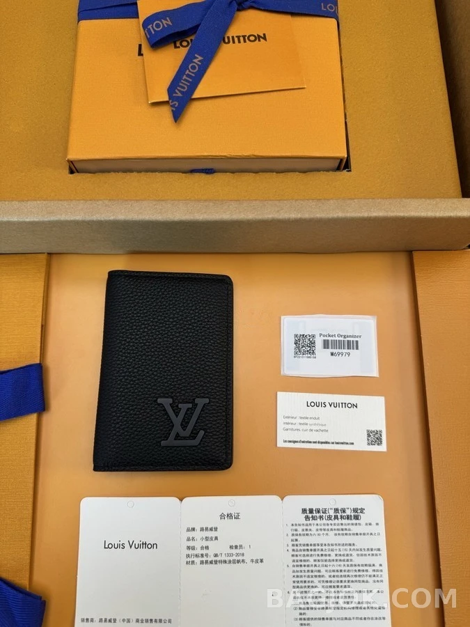 루이비통 루이비통 에어로그램 멀티플 월릿 상세 이미지