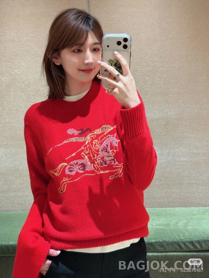 버버리 버버리 말의 해 한정 기사 문양 니트 스웨터 상세 이미지