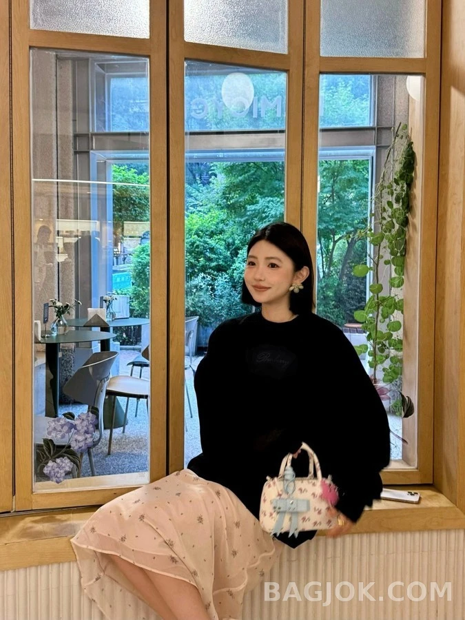 버버리 버버리 체인 스티치 자수 맨투맨 상세 이미지