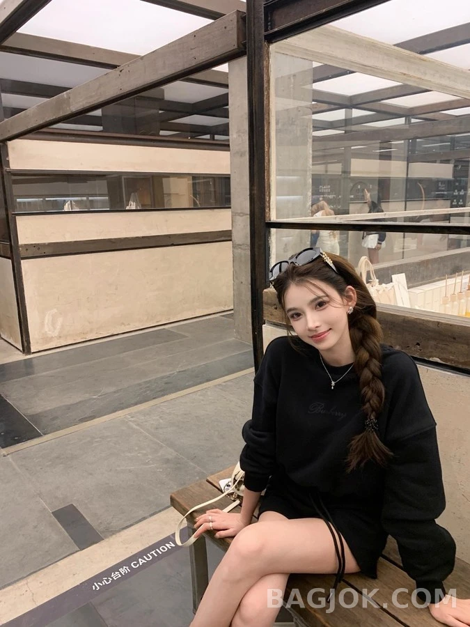 버버리 버버리 체인 스티치 자수 맨투맨 상세 이미지