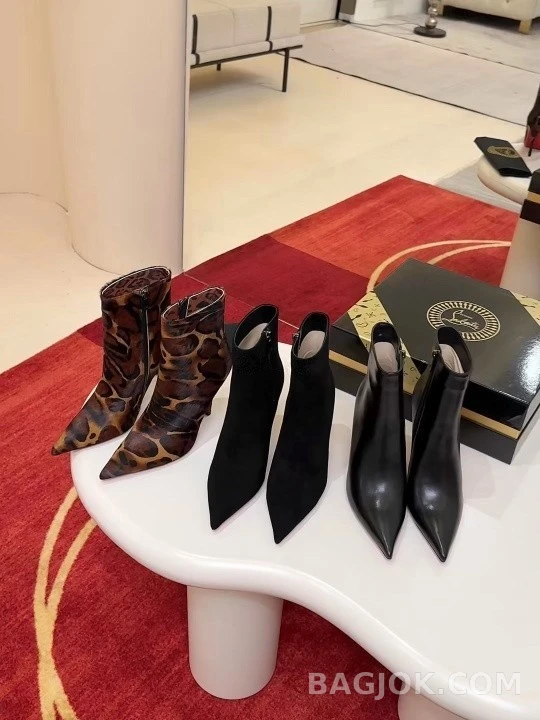  크리스찬루부탱 미스 Z 레오파드 앵클 부츠 상세 이미지