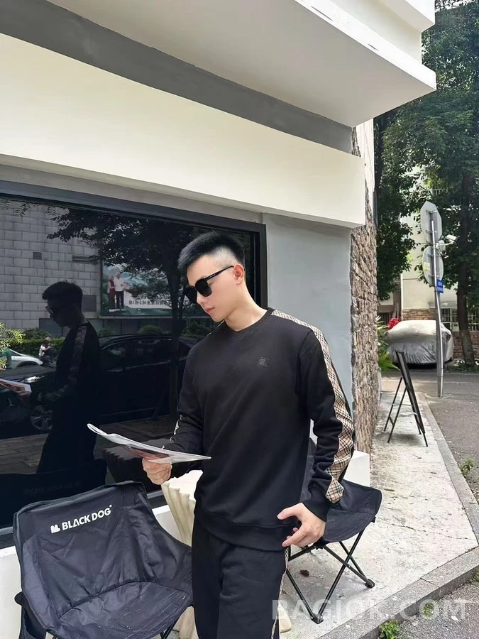 버버리 버버리 체크 스트라이프 맨투맨 상세 이미지