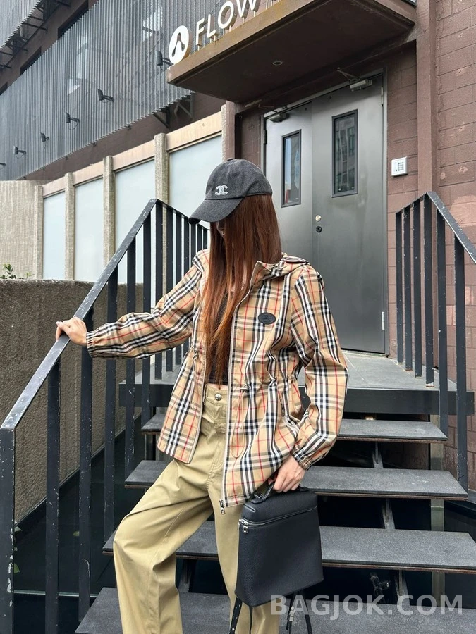 버버리 버버리 체크 후드 드로스트링 자켓 상세 이미지