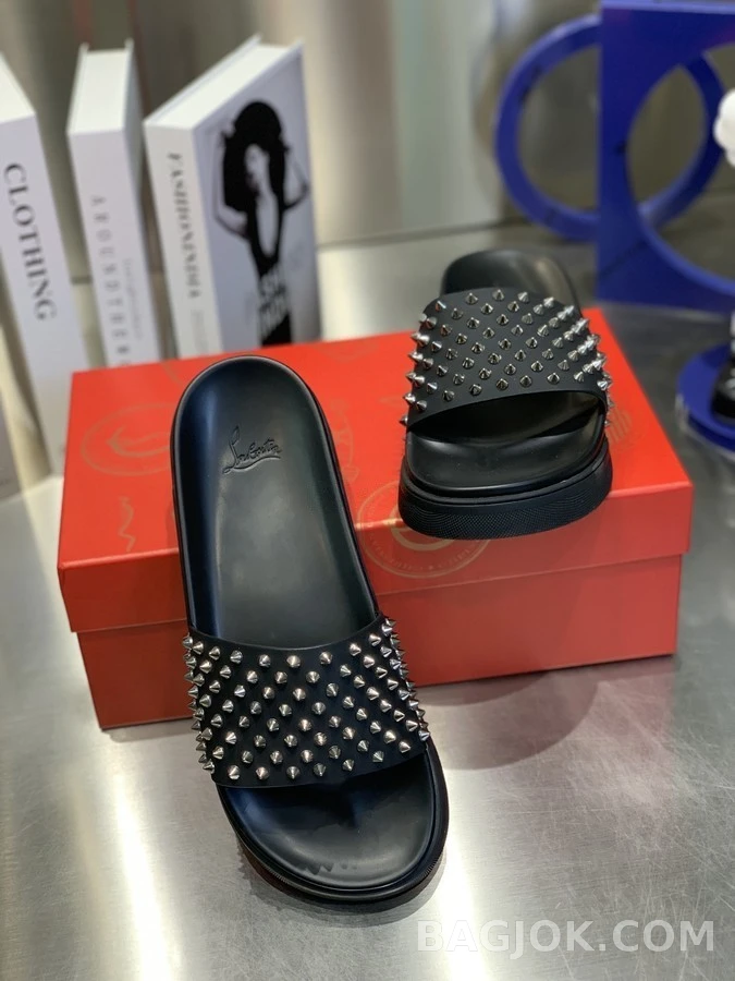  크리스찬루부탱 스터드 풀펀 슬라이드 상세 이미지