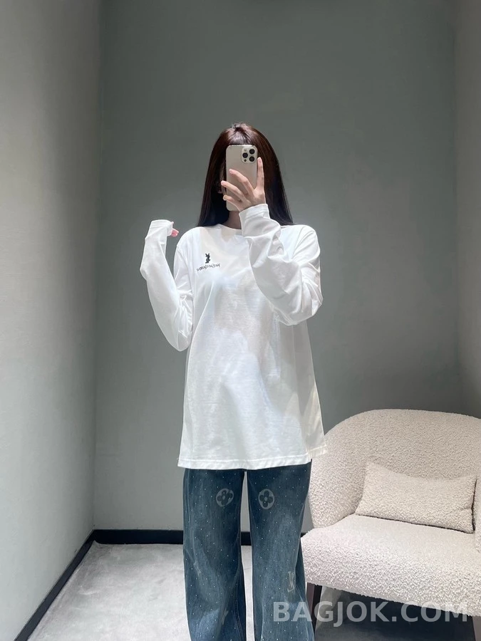 생로랑 생로랑 2025FW 자수 로고 긴팔 티셔츠 상세 이미지