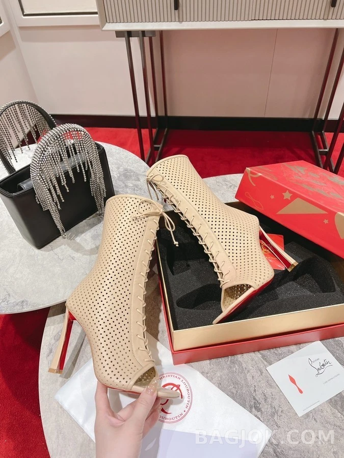  크리스찬루부탱 펀칭 레이스업 부티 힐 상세 이미지
