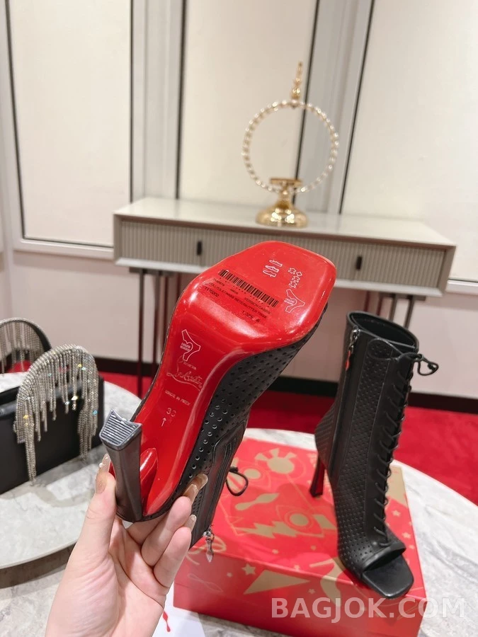  크리스찬루부탱 펀칭 레이스업 오픈토 앵클 부츠 상세 이미지