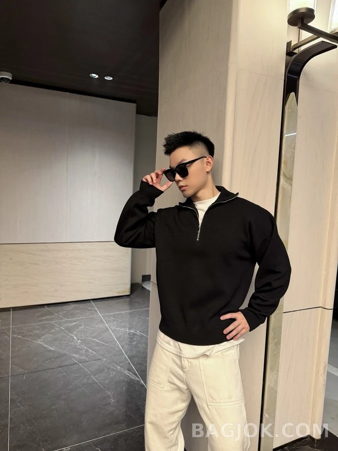 샤넬 샤넬 로고 하프 집업 니트 상세 이미지