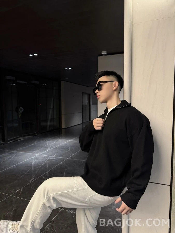 샤넬 샤넬 로고 하프 집업 니트 상세 이미지