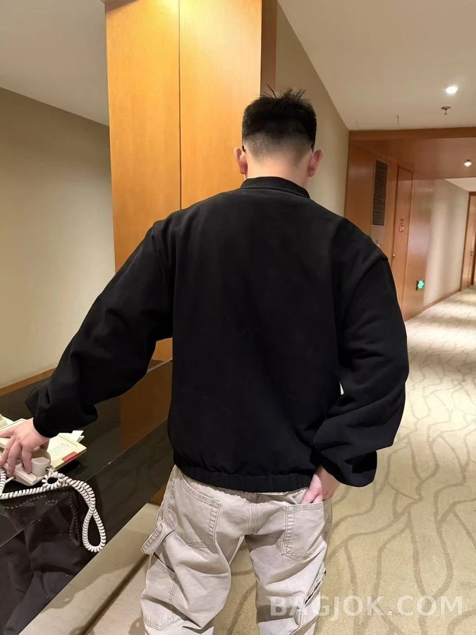셀린느 셀린느 블랙 자수 부드러운 코튼 니트 야구 점퍼 상세 이미지