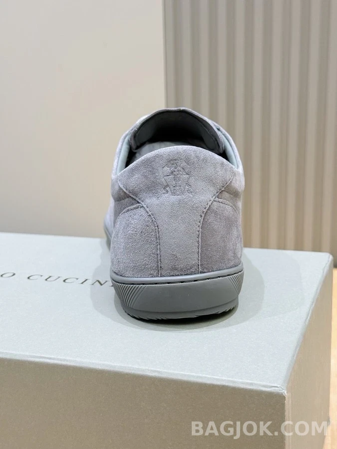  브루넬로 쿠치넬리 스웨이드 스니커즈 상세 이미지