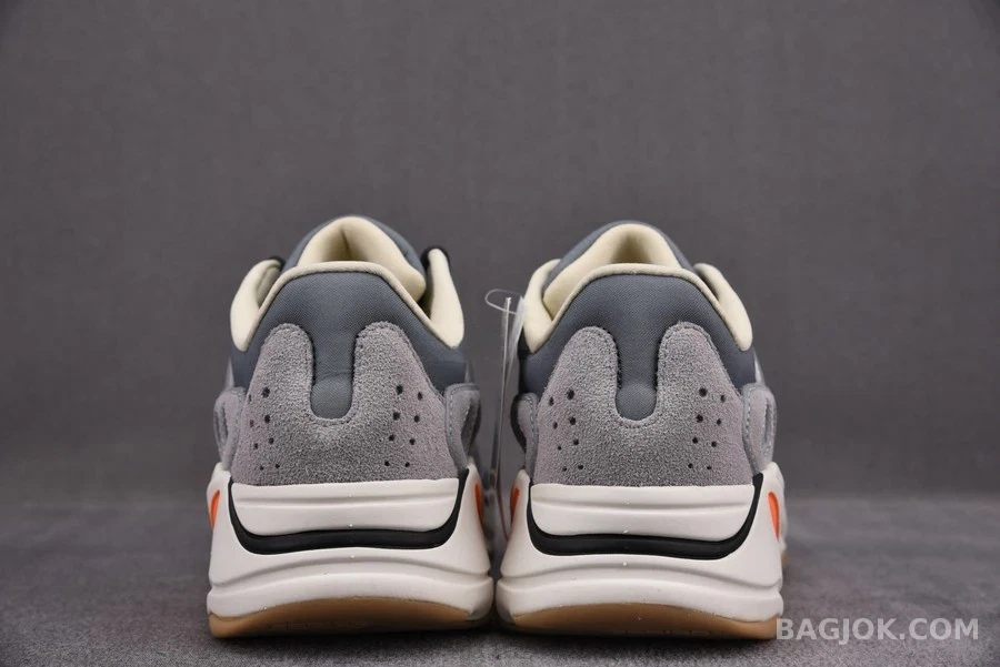  이지 부스트 Yeezy 이지 부스트 700 마그넷 상세 이미지