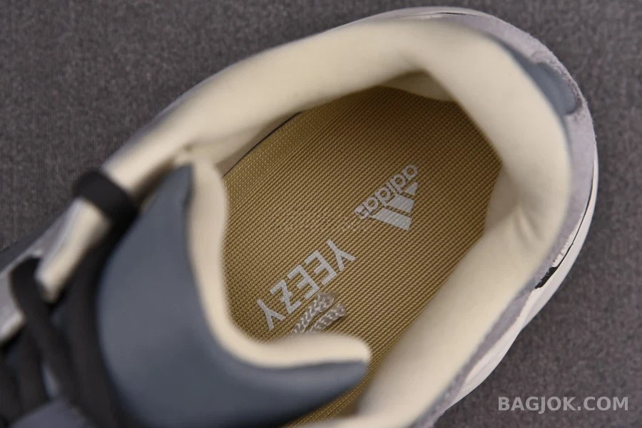  이지 부스트 Yeezy 이지 부스트 700 마그넷 상세 이미지