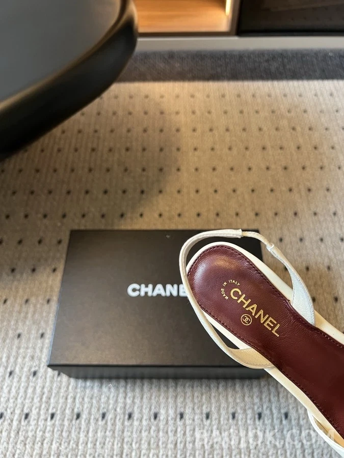 샤넬 샤넬 스퀘어 토 투톤 슬링백 힐 상세 이미지