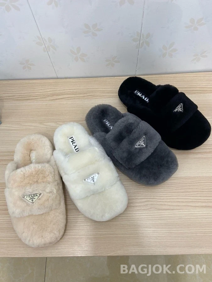 프라다 프라다 삼각 로고 퍼 슬리퍼 블랙 상세 이미지