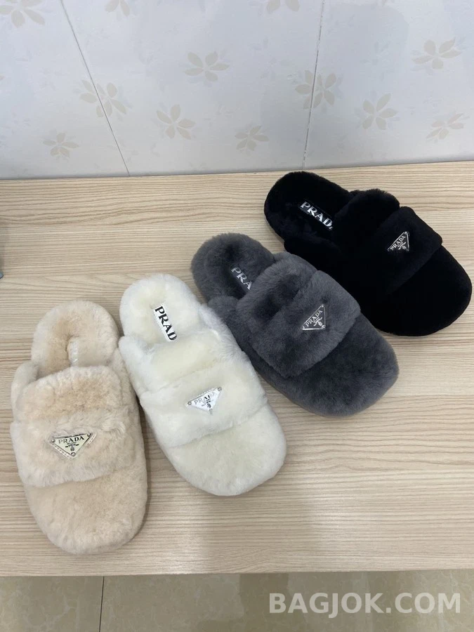 프라다 프라다 삼각 로고 퍼 슬리퍼 블랙 상세 이미지