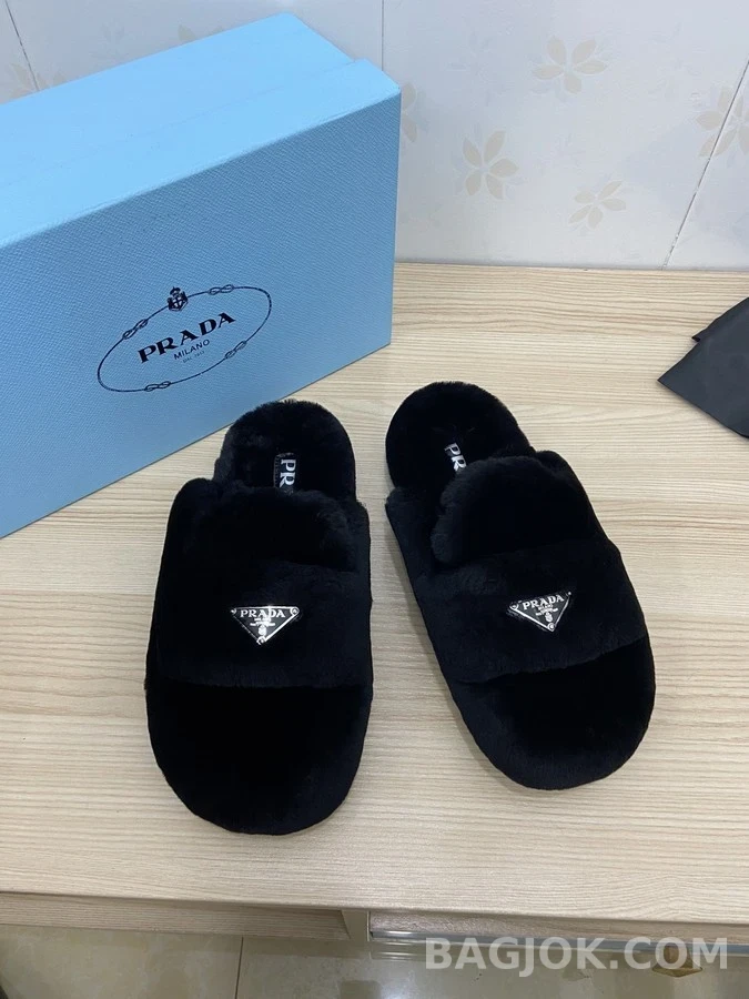 프라다 프라다 삼각 로고 퍼 슬리퍼 블랙 상세 이미지