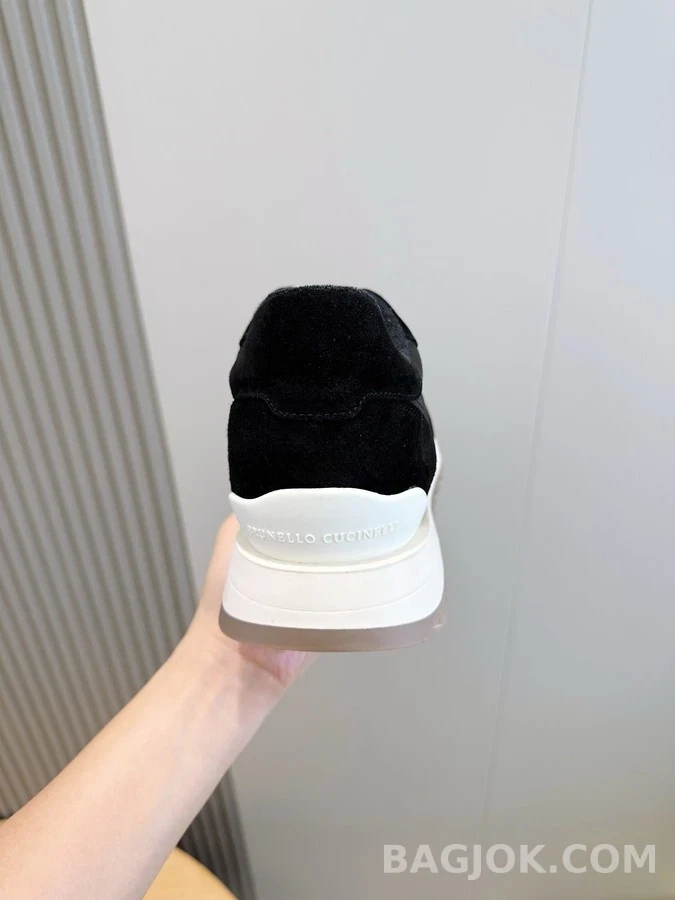  브루넬로 쿠치넬리 스웨이드 스니커즈 상세 이미지