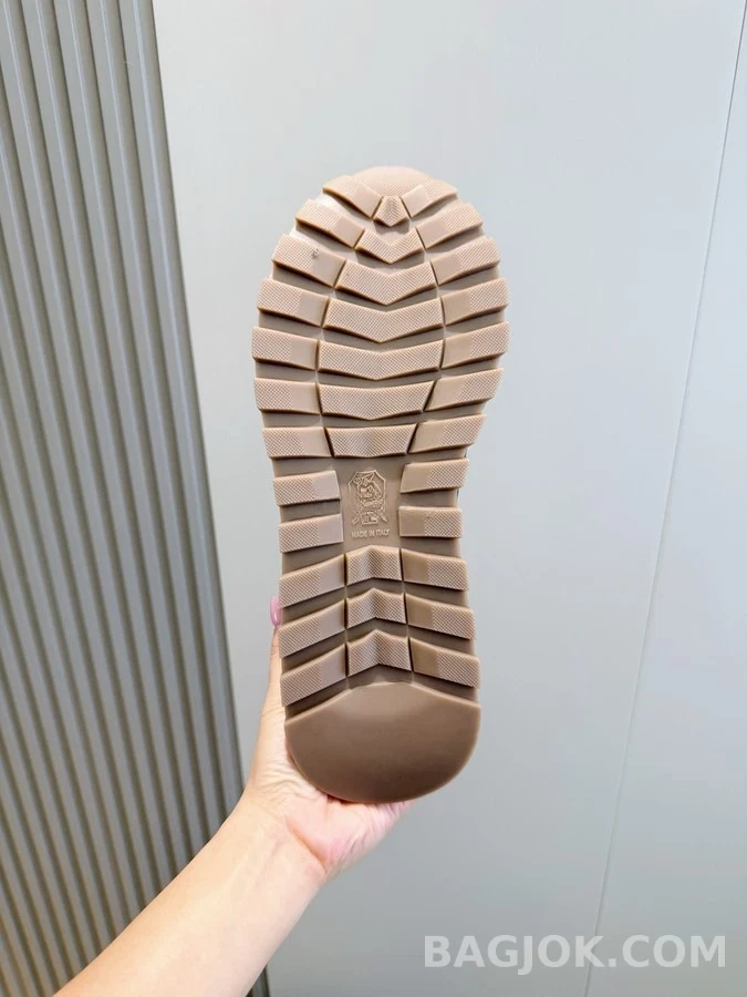  브루넬로 쿠치넬리 스웨이드 스니커즈 상세 이미지