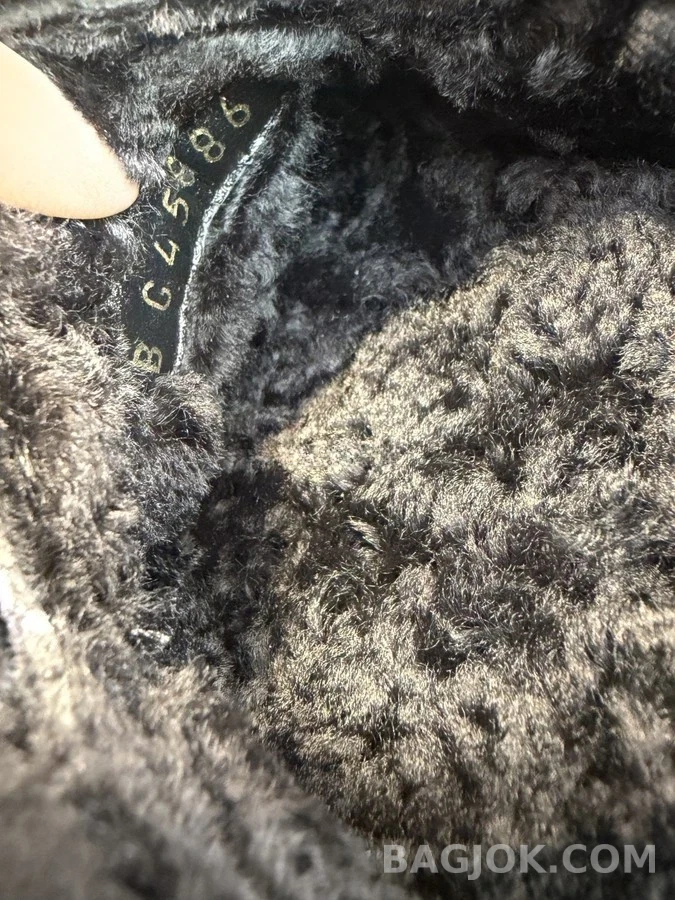 샤넬 샤넬 로고 스웨이드 퍼 로퍼 블랙 상세 이미지