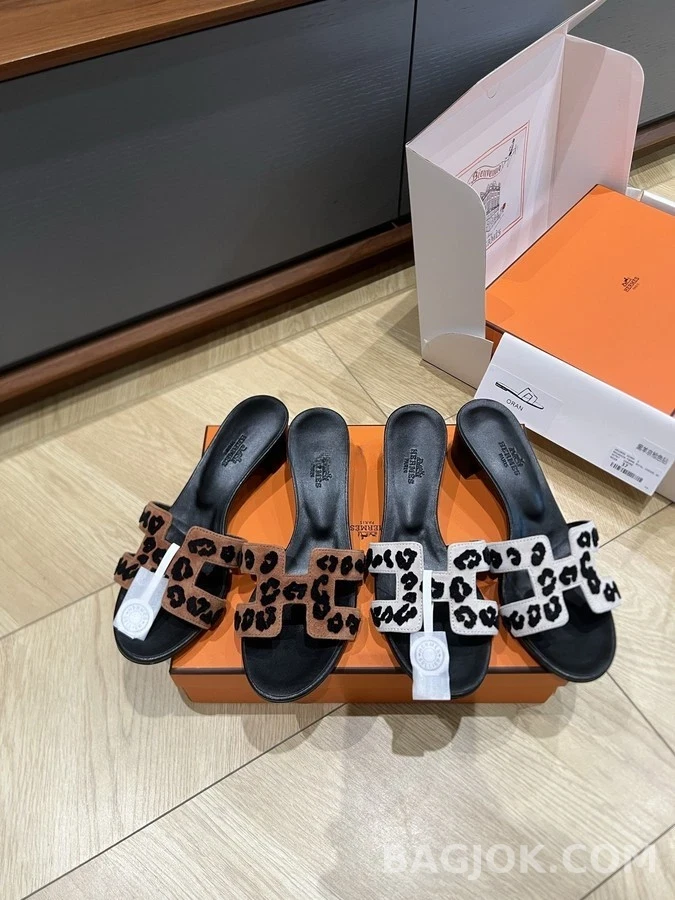 에르메스 에르메스 레오파드 H 로고 블록힐 샌들 상세 이미지