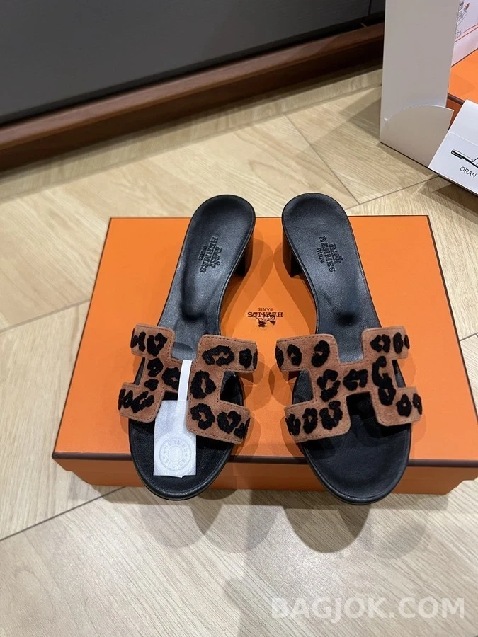 에르메스 에르메스 레오파드 H 로고 블록힐 샌들 상세 이미지