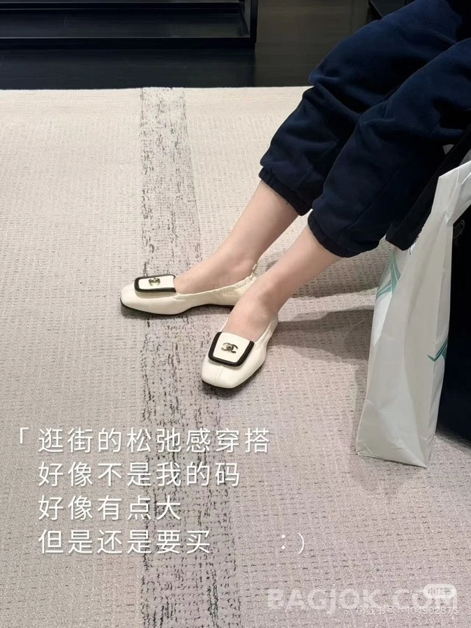 샤넬 샤넬 로고 스퀘어토 플랫 상세 이미지
