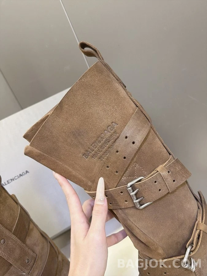 발렌시아가 발렌시아가 베놈 버클 디스트로이드 부츠 상세 이미지