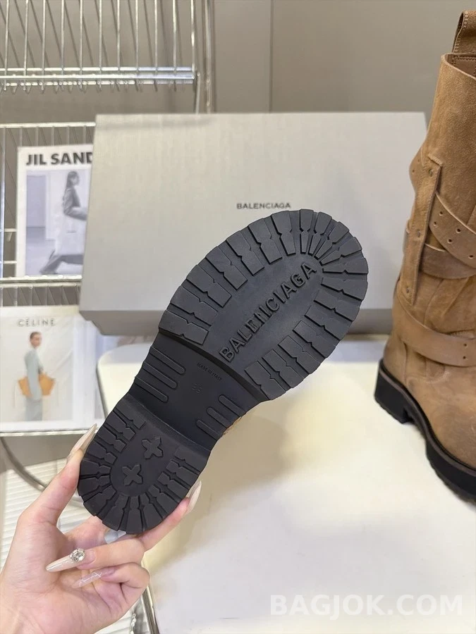 발렌시아가 발렌시아가 베놈 버클 디스트로이드 부츠 상세 이미지