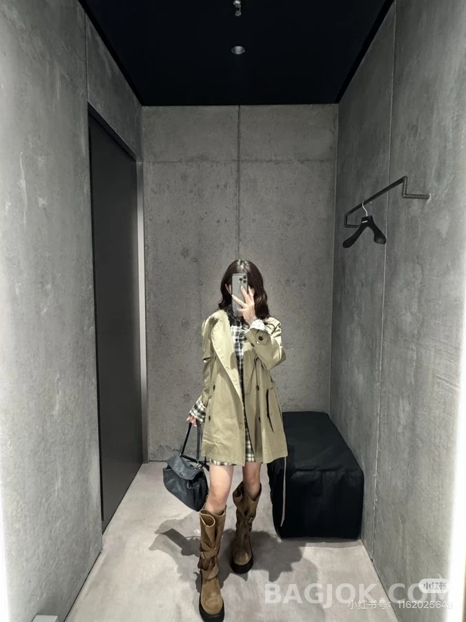 발렌시아가 발렌시아가 베놈 버클 디스트로이드 부츠 상세 이미지