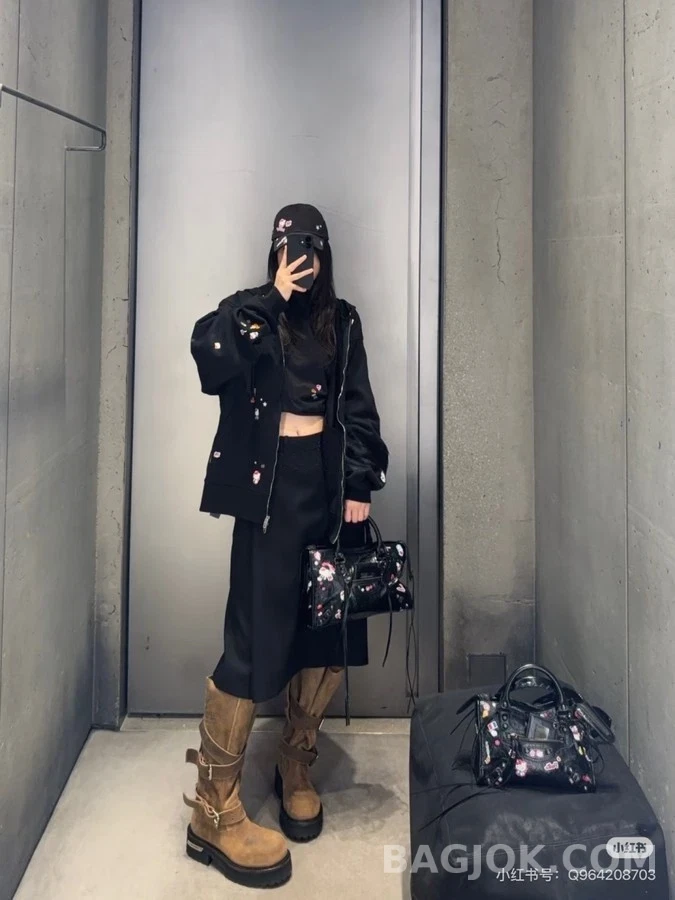 발렌시아가 발렌시아가 베놈 버클 디스트로이드 부츠 상세 이미지